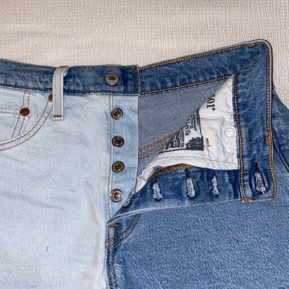 NEVER WORN Levis 501 Jean Shorts Two Tone Split Color- Size 25 - Picture 3 of 6